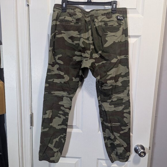 Camo Joggers - Picture 3 of 3